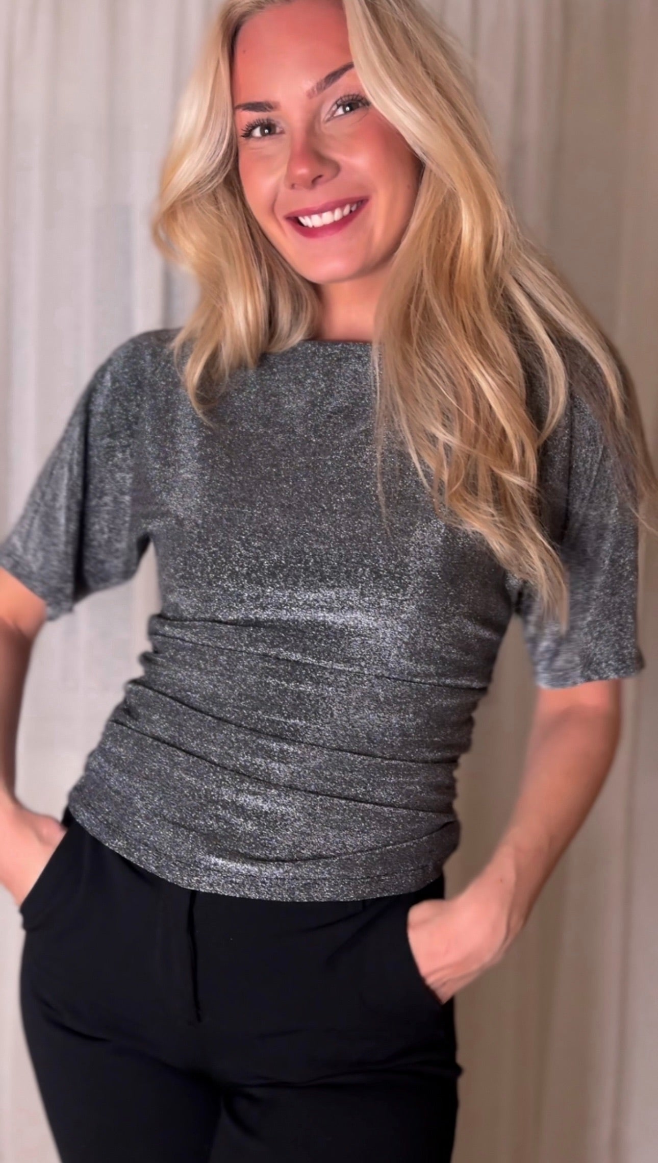 AWURSULA Top - Black